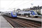 Der  TER-Verkehr ab Quimper nach Rennes/Nantes wird mit diesen beiden Elektrotriebzugvarianten bestritten. 21599 und 82601 in Quimper. (20.09.2013)