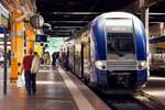 METZ (Département Moselle), 21.06.2023, Zug 386 der TER Grand Est nach Nancy im Bahnhof Metz-Ville