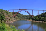 Ein  AGC Z 27500 überfährt als TER78952 (St Chely d`Apecher - Beziers) den Viaduc de Garabit. Täglich befährt nur ein Zugpaar diese Brücke.
Viaduc de Garabit, 09. Juli 2016