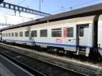 SNCF - 1 Kl. Personenwagen A10u 50 87 10-77 613-1 im Bahnhof Genf am 14.09.2014
