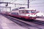 Der Autorail Panoramics hier als  Cevenol  fhrt in Station Nimes ein.