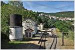 Camini di Ferru di a Corsica/Chemins de fer de la Corse. Kreuzungsstation Venaco mit intakter Infrastruktur aus der Dampfzeit. (23.05.2017)