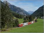 SOMMER  und Winter zwischen Vallorcine und Le Buet: Ein aus zwei Beh 4/8 bestehender TER auf dem Weg Richtung Chamonix kurz nach der Abfahrt in Vallorcine. 
28. August 2015