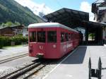 F - Mer de Glace - Triebzug Nr. 52   Petit Train Rouge   warten im Bahnhof von Chamonix am 23.05.2010