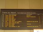 Die dreisprachige elektronische Fahrplantafel am Abend des 19.9.2007 im Bahnhof von Toulouse-Matabiau. Wegen Streik fallen die Zge nach Perpignan und Cahors aus.