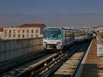 Der vierteilige Métro-ZugRTM-MA27+RA14+NB29+MA28 unterwegs auf der Ligne M2. (Zugtyp: MPM76, Hersteller: Alsthom, Indienststellung:1977). 
2016-11-16 Marseille-Bougainville