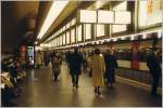 Alltag in der RER-Station Charles de Gaulle - Étoile -    Diese Station wurde 1970 eröffnet und wird von der Linie A bedient.
