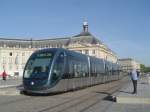 Am Place de la Bourse hlt am 21.9.2007 eine  Citadis  302 von Alstom.