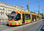 Straßenbahn der Linie 2 Richtung Sabines am 29.07.2016 im Stadtzentrum Montpellier.