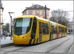 Neues Citadis Tram in der Innenstadt von Mulhouse.