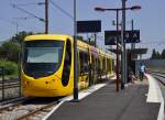 12.07.11 , Mulhouse , eine Tram nach Luttrbach hlt an der Station Musees  (Eisenbahnmuseum)