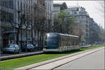 Durchgestaltet: Bahn und Trasse -

Eine Straßburger Eurotram auf der Linie B in der Avenue de la Paix. 

21.04.2006 (M)