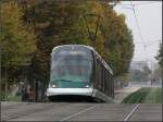 Kurzer Anstieg - 

Eine kurze Eurotram erklimmt die Steigung zur Pont de Barrage über die I'Ill beim Europaparlament. 

30.10.2011 (M)