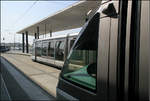 . Modern - 

Impressionen am Endbahnhof Hoenheim Gare der Straßburger Linie B. 

21.04.2006 (M)