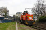 SECO 18 war zum Zeitpunkt der Aufnahme für die Deutsche Bahn im Einsatz und auf dem Weg nach Paderborn Nord.
Aufgenommen in Paderborn-Kasseler Tor am 11. April 2008.