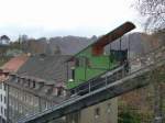Fribourg/Freiburg - Funiculaire unterwegs von der Oberstadt auf der Talfahrt ...
