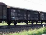 gedeckte-guterwagen Schiebewandnagen in einem gemischten G�terzug bei Geilenkirchen 3.6.2010