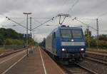 145-CL 203 mit einem G�terzug aus Aachen-West kommend Richtung M�nchengladbach ...