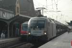 1116-038-9 der �BB am 30.10.2009 vor einem Autotransportzug nach dem ...