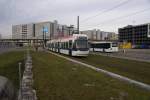 Glattalbahn Be 5/6 3071 hat am 29.11.09 den Flughafen Z�rich verlassen und f�hrt nun Richtung Kloten Balsberg.