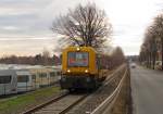 Am Vormittag des 21.02.2012 fuhr dieser DB Netz GAF 100 ...