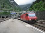 Re 460 028 mit ...  Simon B�tikofer 05.06.2011