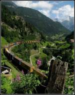G�terzug vor Intschi.
Juli 2008 ...  Erich Gillard 06.08.2010