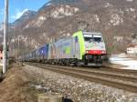 Gotthard-Sudrampe Re 486 506 mit GZ bei Claro, 13.02.2010