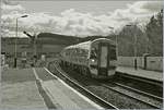 Der Scotrail Class 158 mit der Nummer 158725 erreicht als Glasgow - Aberdeen Service den Bahnhof von Stonehavn.
22. April 2018  