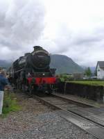 Schottland bei Fort William:  The Jocobite  passiert die Station Banavie auf dem Weg nach Mallaig via Glenfinnan/Loch Shiel (Drehort für Harry Potter) am 11.