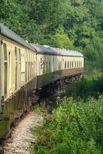 Fotograf fotografiert Fotograf: BR Mk1 Wagen der Dean Forest Railway in  Chocolate and Cream  Farben - lecker! 14.9.2016 