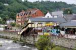 Bhf. Llangollen-Wales. Thomas, die hbsche blaue Dampflok wartet auf kleine Fahrgste. Die Fahrten gehen aber nur zweihundert Meter im Bahnhof hin und wieder zurck. 12.8.2011