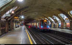 Ein Zug der Hammersmith & City Line erreicht am 12.