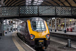Nachschuss auf einen Cross Country Triebzug nach Edinburgh in Newcastle upon Tyne, Central Station.