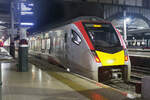 Stadler Class 755/4 FLIRT, Greater Anglia Triebzug # 755412, abfahrbereit mit dem 20,39 nach Sheringham im Bahnhof Norwich.