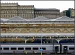 Hochgeschwindigkeitszge der East Coast-Line am Auenbahnsteig von Edinburgh-Waverley.