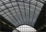 Das Dach über den Eurostar-Zügen -

Bahnhof London St. Pancras.

Juni 2015 (M)

