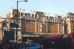 Außenansicht der London Victoria Station am 08.April 2002.