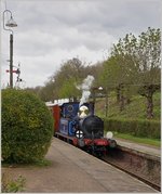 Die SECR P Class (South Eastern and Chatham Railway) erreicht Horsted Keynes. Diese kleine Lok ist seit 1960 als erste Lok bei der Museumsbahn Bluebell Railway. (23.04.2016)