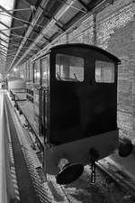 Die 1934 gebaute dieselmechanische Rangierlokomotive No. 2047  Rorke's Drift , Typ 0-4-0 ist hier als LMS 7050 ausgestellt. (National Railway Museum York, Mai 2019)