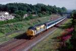 Am 3. September 1993 passiert 37043 das Stellwerk Cowie auf der Streck von Edinburgh nach Inverness. Zu diesem Zeitpunkt gab es nur drei lokbespannte Zugpaare auf dieser Strecke.