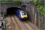 Ein First Great Western Class 43 HST 125 verlässt den Kennaway Tunnel bei Dawlish.