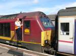 Fort William (Scotrail) am 21.07.2009, 67007 mit Schlafwagen aus London bei der Vorbereitung zu Rangierarbeiten. Fr die Rckfahrt am Abend mu die Lok versetzt werden.