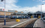 Voller Bahnhof in Inverness am 24. August 2017. Die Class 158 werden auf der Far North Line nach Wick und Thurso und auf der Kyle of Lochalsh Line eingesetzt, die Class 170 Turbostar kommen auf der Aberdeen - Inverness Line und der Highland Main Line nach Perth und Edinburgh zum Einsatz. Zudem gibt es eine tägliche HST-Verbindung  Highland Chieftain  nach London King's Cross und eine 6x wöchentlich verkehrende Nacht-Verbindung mit dem Caledonian Sleeper nach London Euston.