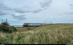 CrossCountry Super Voyager 221 121 fährt am 20. August 2017 auf der East Coast Main Line südlich von Berwick-upon-Tweed der Northumberland Coastline entlang Richtung Norden.