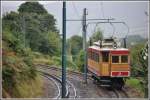 Triebwagen Nr 2 auf Bergfahrt. Schhn zu sehen die Bremsschienen. (11.08.2011)