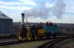 Ein Nachbau der Rocket von Stephenson pendelte am 27.10.2014 mit Besuchern im   Außengelände des National Railway Museum in York.