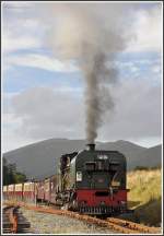 Dampfzug Caernarfon - Porthmadog mit class 16 Nr 143 bei der Ausfahrt aus Rhyd Ddu.