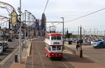 Blackpool Tw 701, Pleasure Beach, 27.08.2016. Blick vom Oberdeck des Tw 31 ...