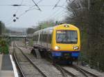 London Overground in South Tottenham: Einfahrt des Zuges 170 005 in Richtung Barking.